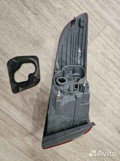 Фонарь правый внешний Kia Rio 3