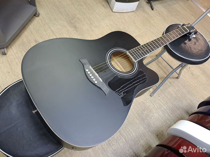 Гитара электроакустическая с подключением чёрная