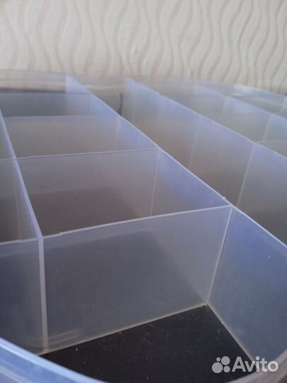 Коробка с отсеками в форме яблока