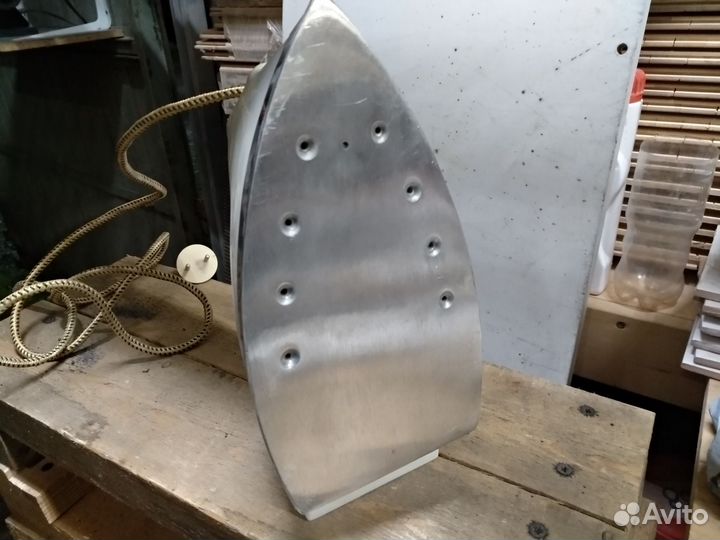 Утюг с парогенератором