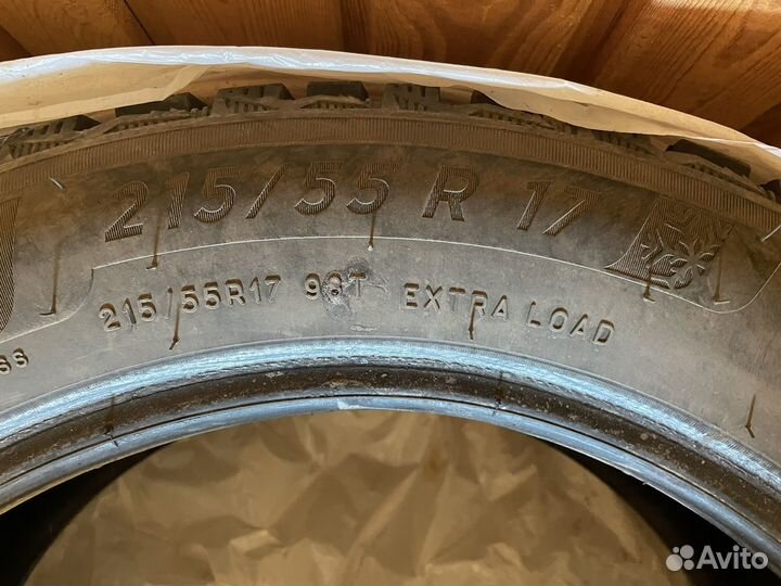 Michelin X-Ice North 4 215/55 R17 40D
