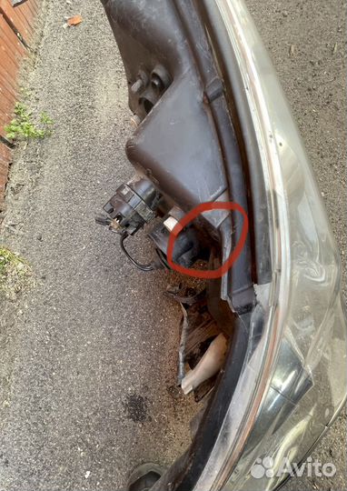 Фара правая Toyota Land Cruiser 200