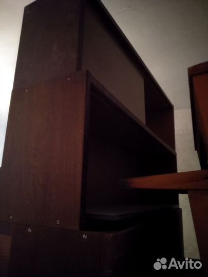 Книжные полки