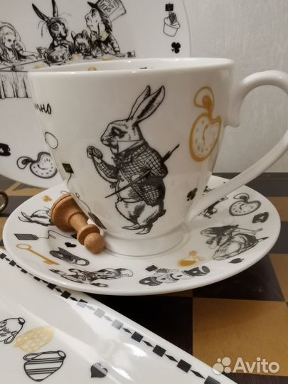 Фарфор Алиса в стране чудес