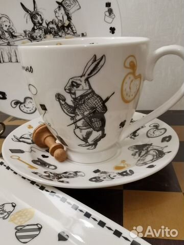 Фарфор Алиса в стране чудес