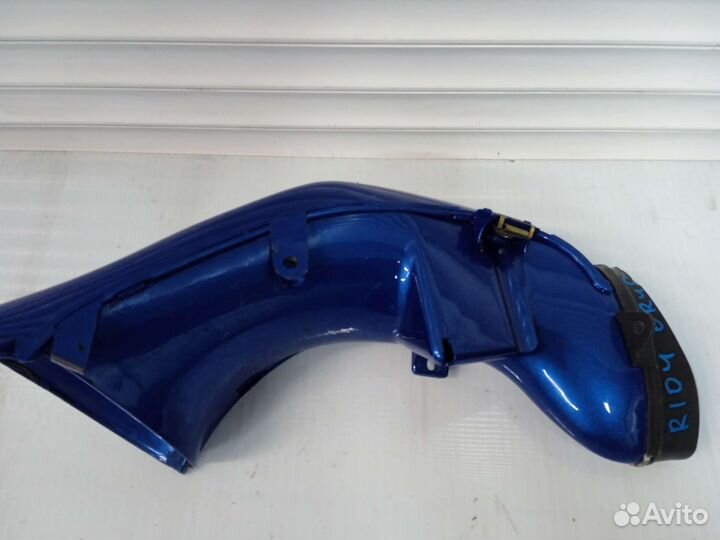 Yamaha R1 2004-2006. Воздуховод правый
