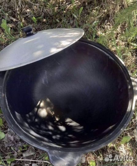 Kазан чугунный на 22л с aллюминиевой крышкoй