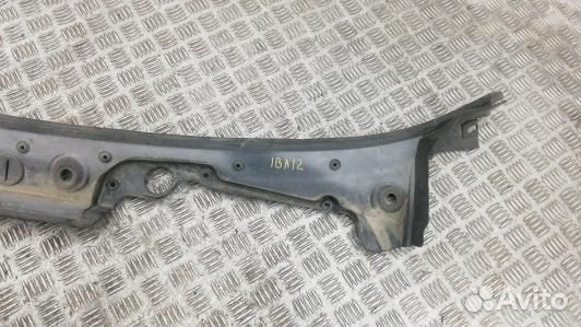 Накладка декоративная (жабо, дождевик) BMW 7 F01