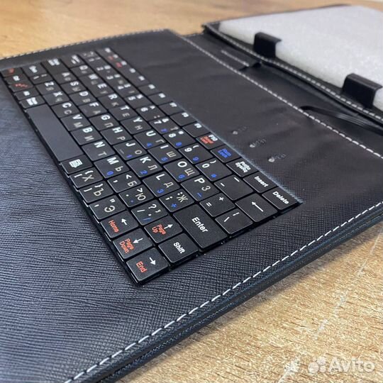 Чехол клавиатура для планшета