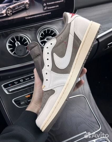 Travis scott x Nike Air Jordan 1 low