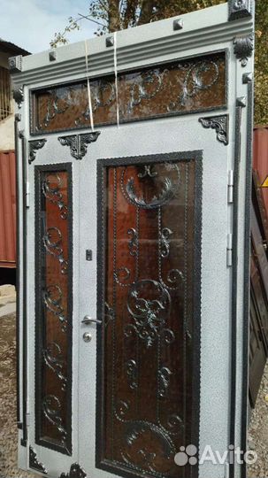 Входные металлические двери со стеклопакетом термо