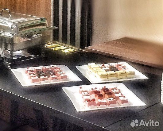 Тарелки десертные, блюда для выкладки