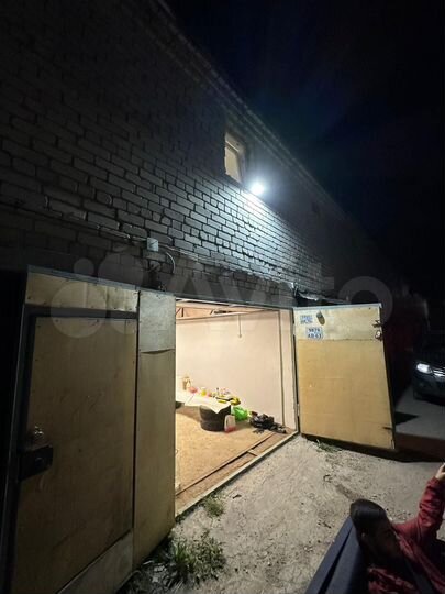 Гараж, > 30 м²