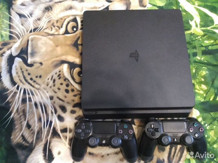 Sony P.S.4 slim 1Tb годовая подписка много игр