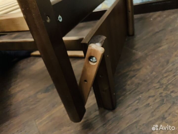 Детская кроватка с маятником