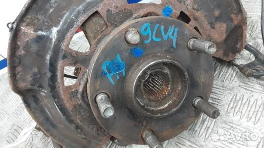 Ступица передняя левая toyota auris E150 (9LV04K90