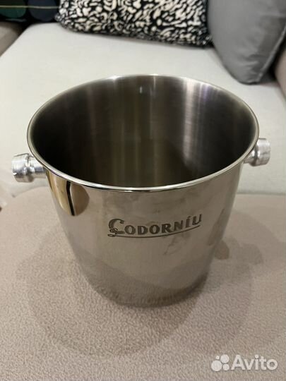 Ведро для льда для охлаждения бутылок с напитками