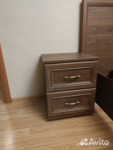 Тумба прикроватная