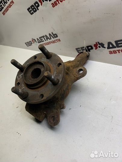 Кулак поворотный передний правый Mitsubishi