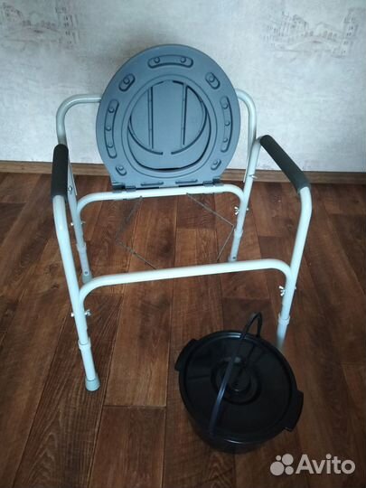 Кресло инвалидное с санитарным оснащением, 