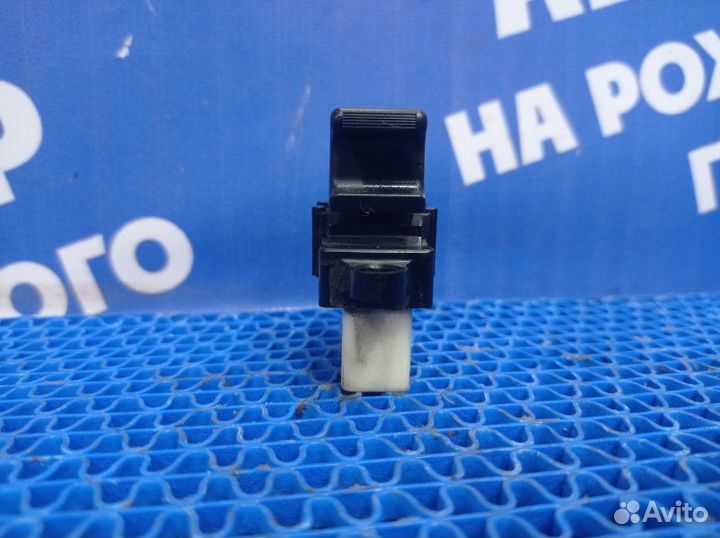 Кнопка стеклоподъемника Mazda 6 Gg седан 2005