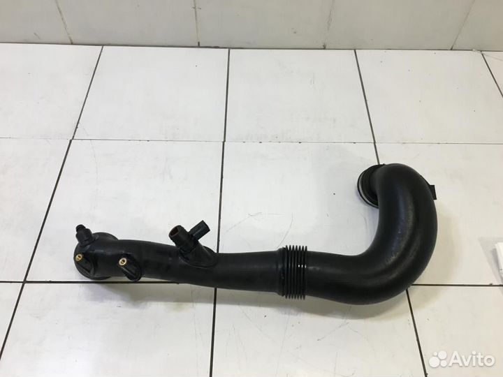 Патрубок воздушного фильтра Infiniti Q50 V37