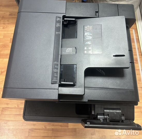 Принтер сканер копир лазерный цветной