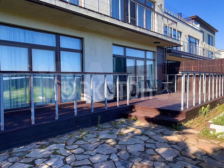 Коттедж 240 м² на участке 6,4 сот.