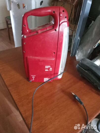 Фонарь с радиоприемником