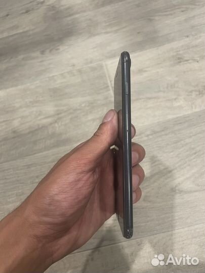 Телефон iPhone 7 plus