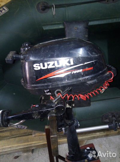 Лодка с мотором