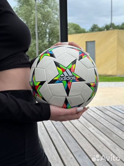 Футбольный мяч adidas 4