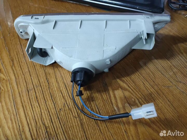 Поворотник на бампер land cruiser80