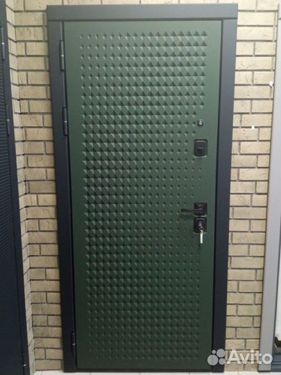 Дверь с зеркалом