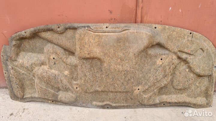 Шумоизоляция капота Ауди А4 Б5 рест