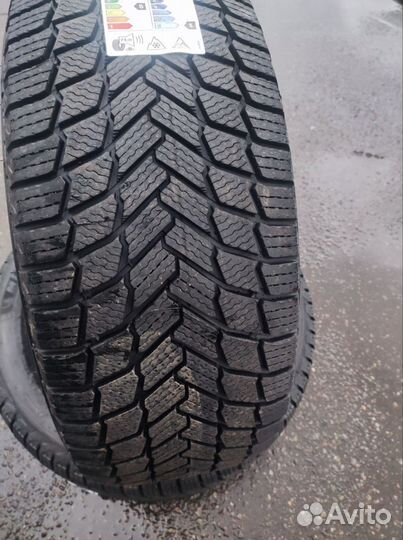 Michelin X-Ice Snow SUV 275/45 R21 110T