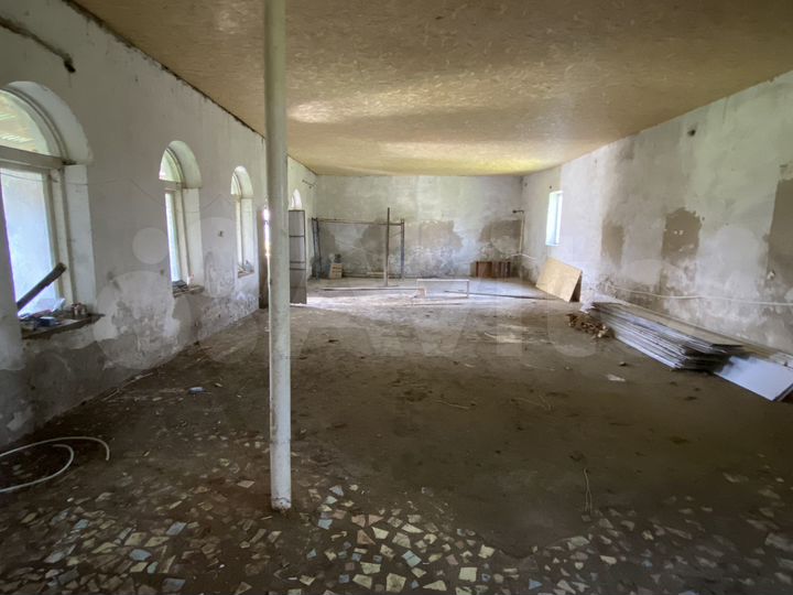 Здание, 300 м²