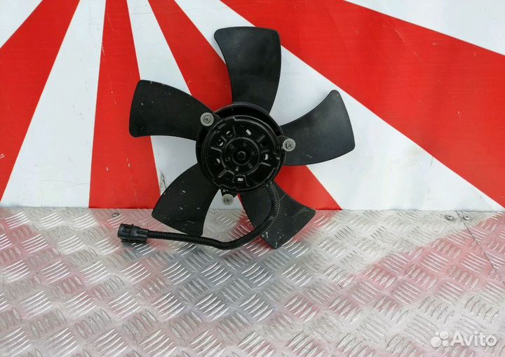 Вентилятор Mitsubishi Outlander XL