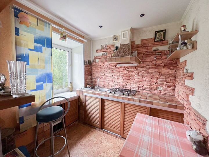 2-к. квартира, 46 м², 4/4 эт.