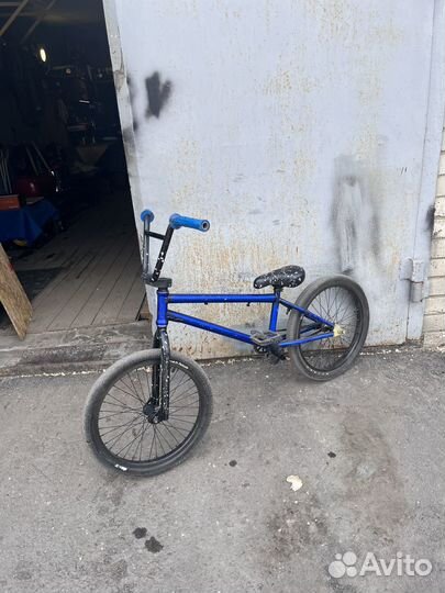 Трюковой велосипед BMX