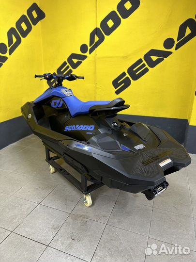BRP Spark Trixx 3UP 90 (2023)