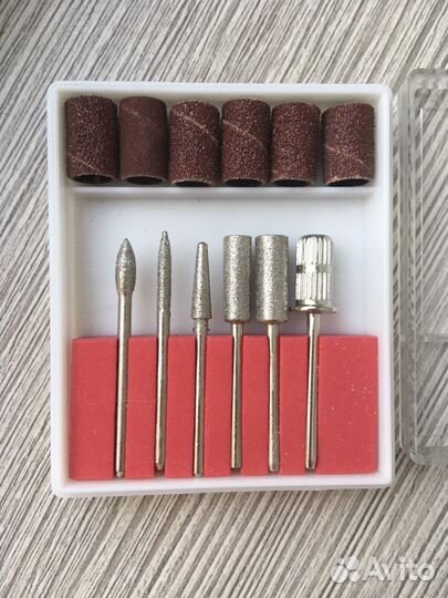 Набор: аппарат для маникюра, лампа