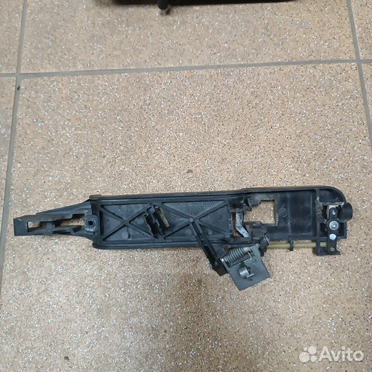 Кронштейн ручки двери Ford Mondeo III