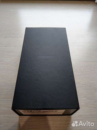 Коробка от Samsung Galaxy S8+