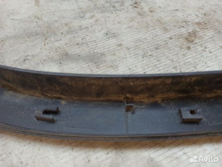 Накладка крыла задняя правая Nissan X-Trail NT31