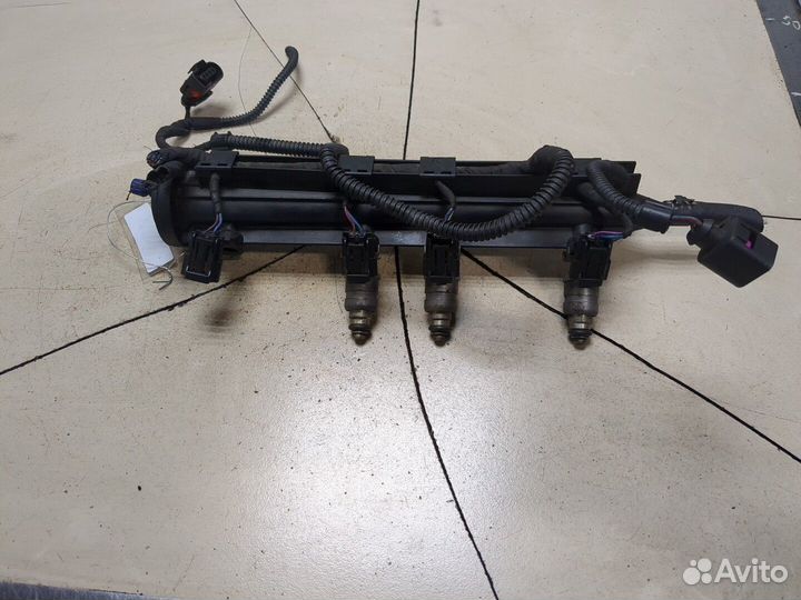 Форсунка топливная Volkswagen Caddy, 2010