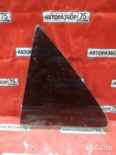 Форточка двери задняя левая Toyota Carina AT211