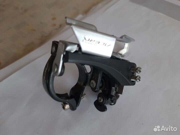 Передний переключатель shimano