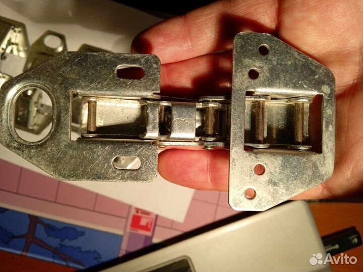 Петля для откидных дверей