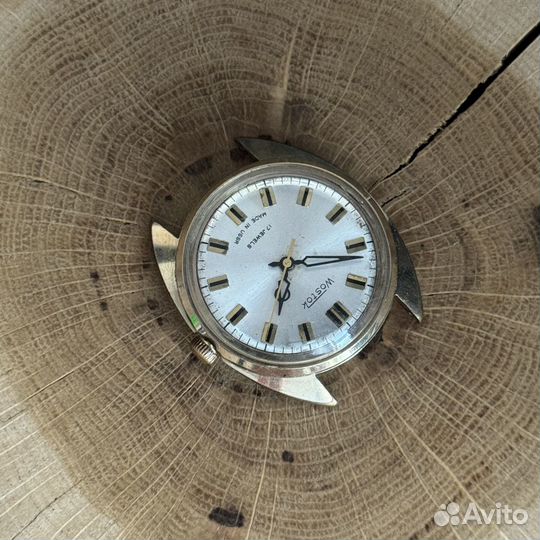 Восток с узорными стрелками - наручные часы СССР